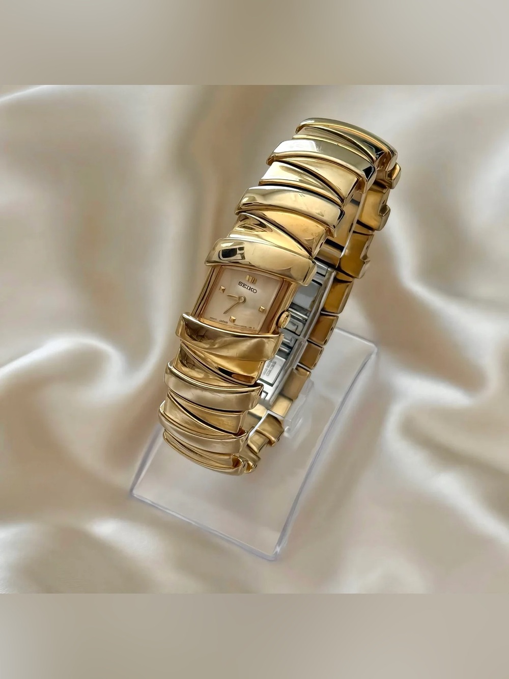 AUTHENTIC RARE VINTAGE SEIKO ASYMMETRICAL GOLD WATCH - Picture 5 of 9